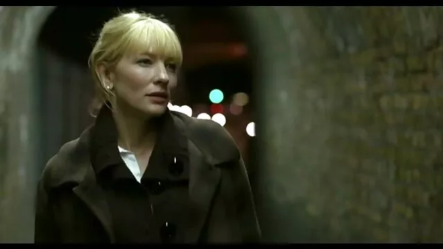 Sylvia Sage bus chinois porno se fait huiler le cul