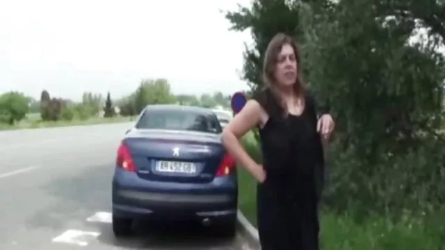 Le patron voulait licencier un employé négligent, mais xnxxchinoise il a prouvé qu'il pouvait satisfaire les beaux patrons avides de sexe