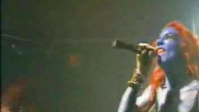 Salope sexy écarte les jambes xnxx chinoi et montre à tout le monde sa chatte