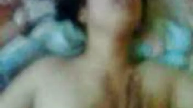 Gros seins poussin obtient une langue video xxx chinois pointue dans sa chatte