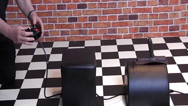 Gangbang cool avec des porno pour les chinois blondes qui se font insérer deux bites en même temps