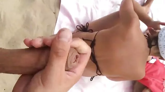 Baise rapidement le trou du bus chinois porno cul avec un gode et du sperme dégoulinant de bite