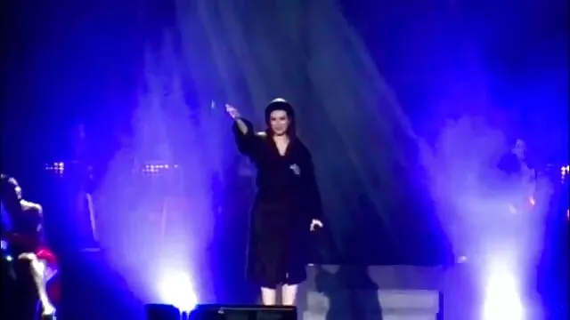 Blonde chaude et ses sexe avec des chinoises deux amants