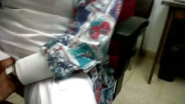 Deux free porno chinois lesbiennes chaudes aux gros seins se baisent