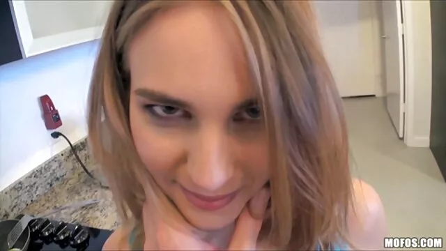 Je me video xxx chinois suis commandé une salope aux gros seins d'élite