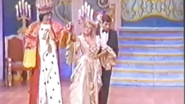 Le mec enlève une chienne nue sur la plage et sexe chinois video la baise