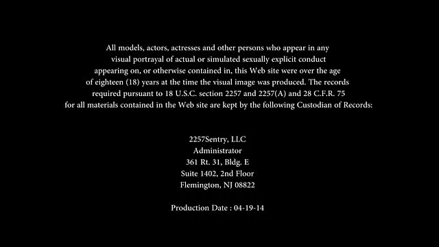 De belles lesbiennes ont organisé une séance free porno chinois d'amour