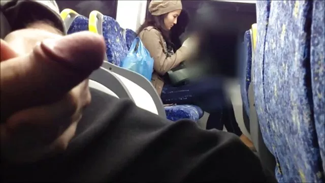 La blondie pornochinois a branlé une bite à l'Allemand et a pris la pose