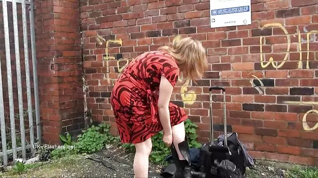 Quatre femmes lesbiennes pompées video xxx chinois baisent dans les vestiaires