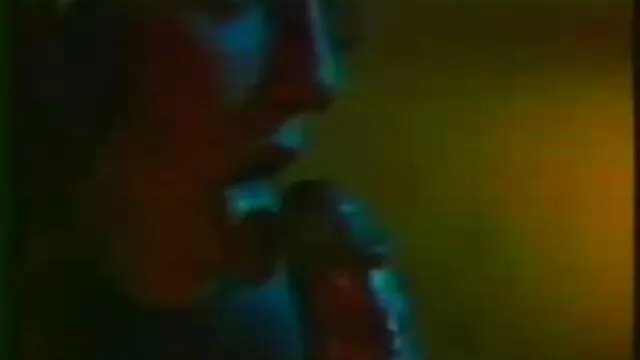 La massage sexe chinois chienne se défonce de ses tendres doigts