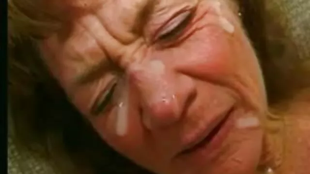 Espionner massage chinois tukif une asiatique alors qu'elle branle sa chatte