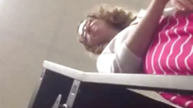 Jeune fille séduit un massage chinois xx ami de son frère aîné