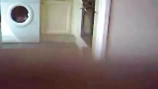 Fist facile d'une jeune brune pornon chinois