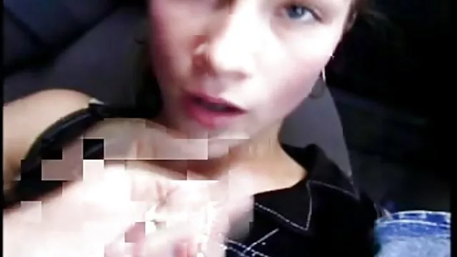 Blonde exhibant son gros bus chinois porno cul