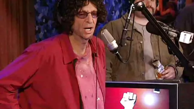 La rousse Megan suce sex video chinois son gode préféré en webcam